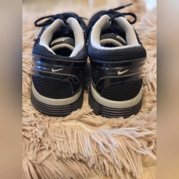 Nike Dual Fusion tennis shoes - Picture 2 of 8